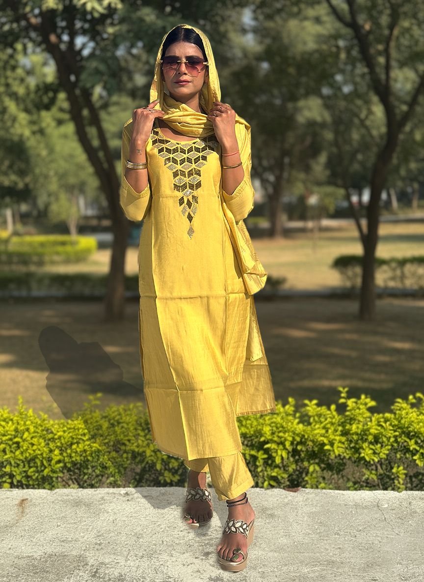 Light yellow cotton suit